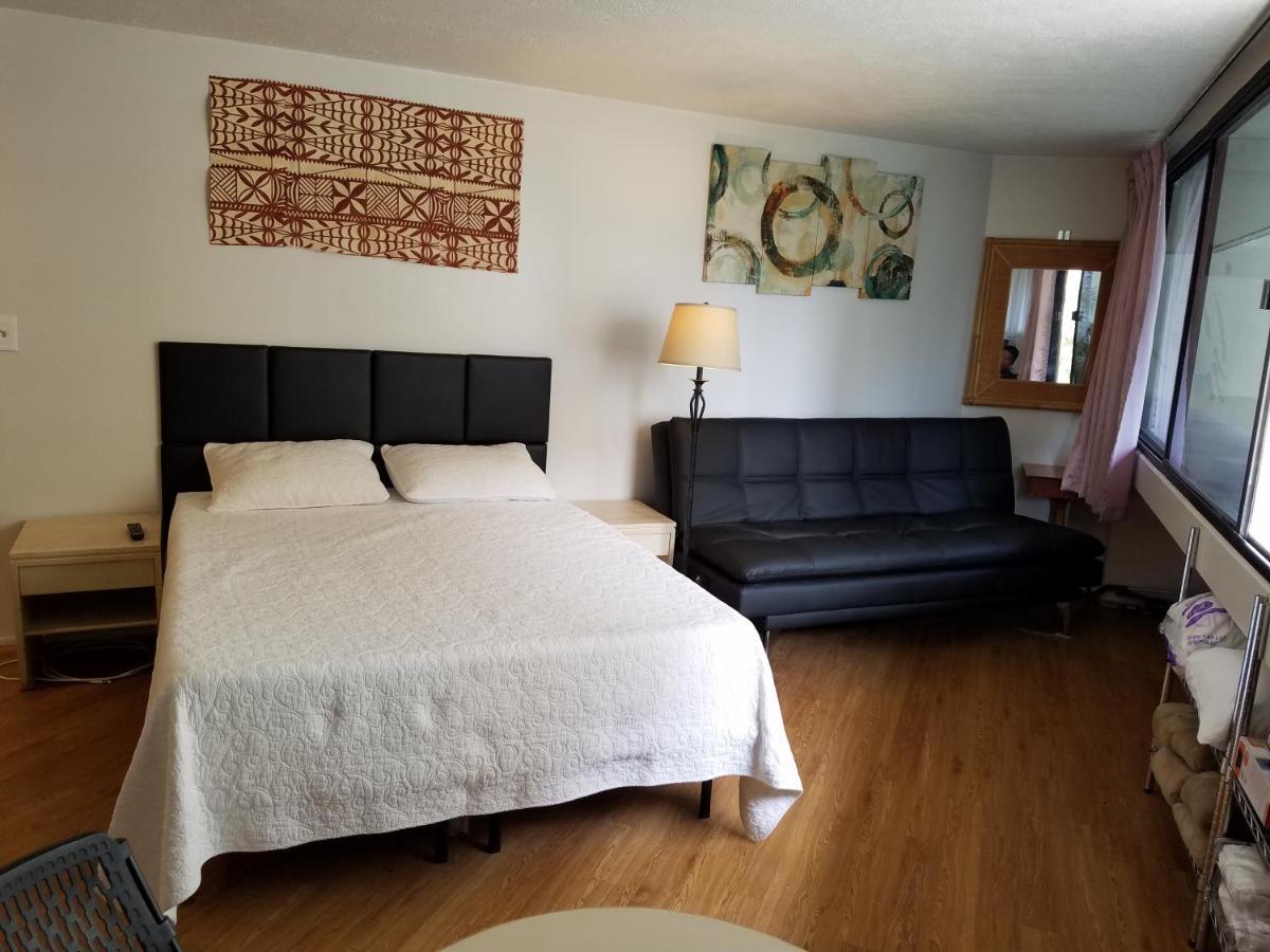 Spacious Studio W/ Parking, Beach/Mall/Park Honolulu Exterior photo