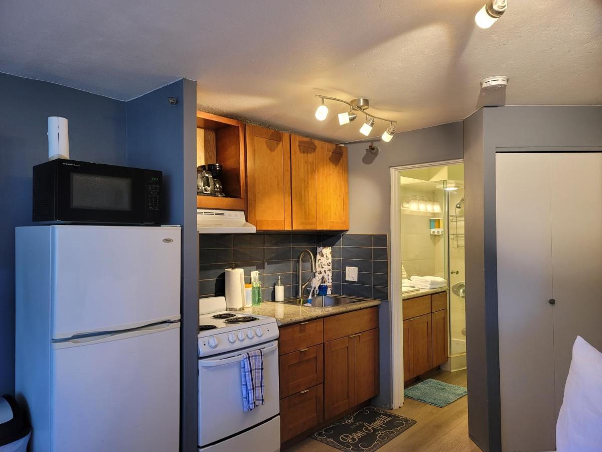 Spacious Studio W/ Parking, Beach/Mall/Park Honolulu Exterior photo
