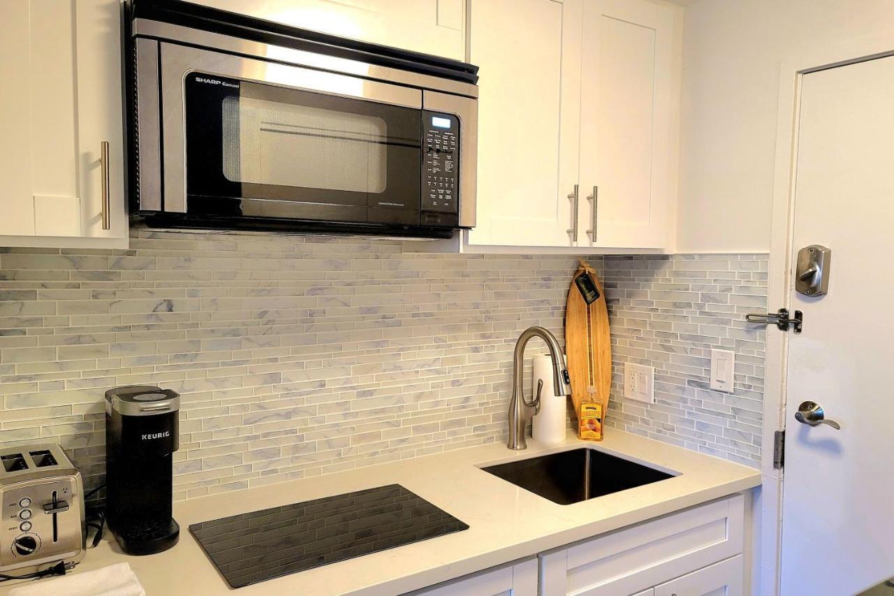 Spacious Studio W/ Parking, Beach/Mall/Park Honolulu Exterior photo
