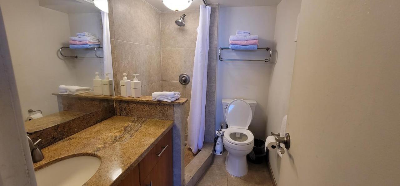 Spacious Studio W/ Parking, Beach/Mall/Park Honolulu Exterior photo