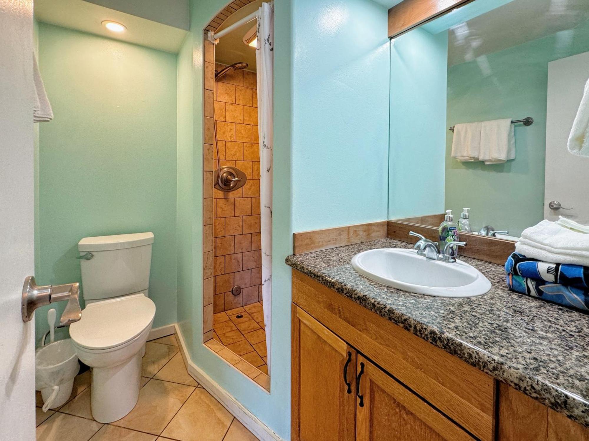 Spacious Studio W/ Parking, Beach/Mall/Park Honolulu Exterior photo
